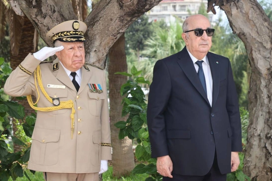 الرئيس تبون يشرف على مراسم تقليد الرتب وإسداء الأوسمة