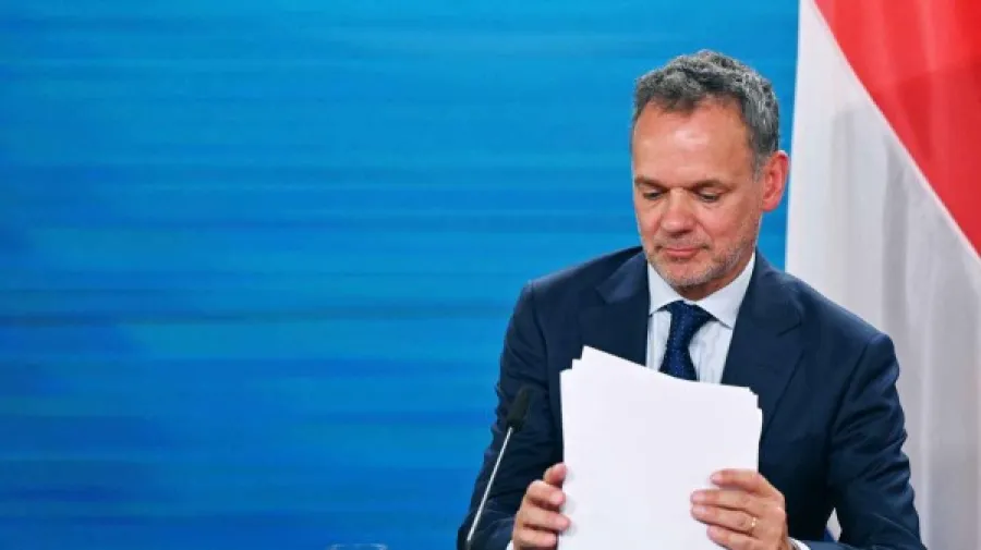 نصرة لغزة.. وزير الخارجية الهولندي يتخلى عن منصبه