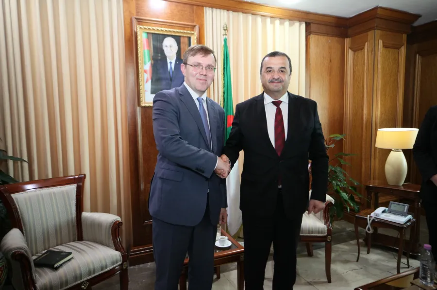 عرقاب يستقبل نائب وزير الطاقة الروسي ويبحثان فرص شراكة استراتيجية