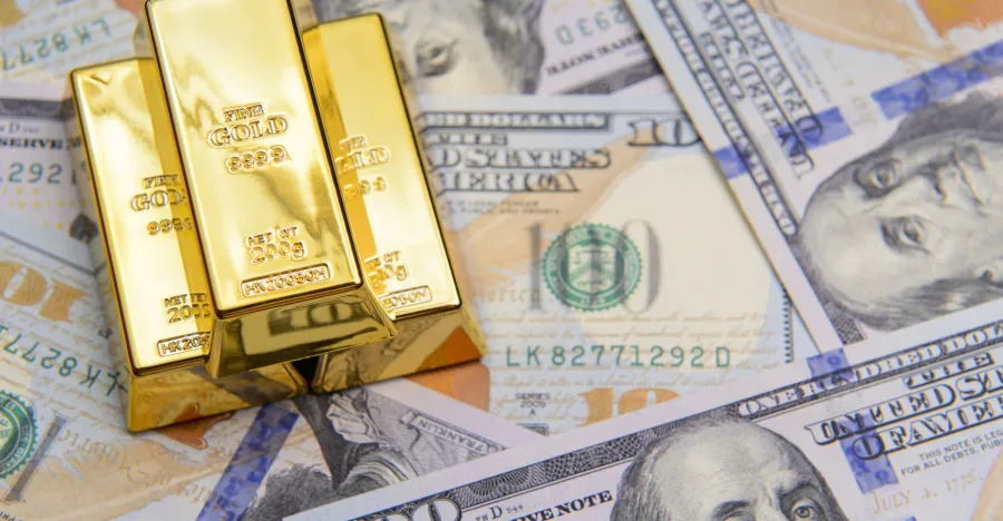 الذهب يكتب السطر الأول في سقوط الدولار.. انهيار أخضر وصعود أصفر