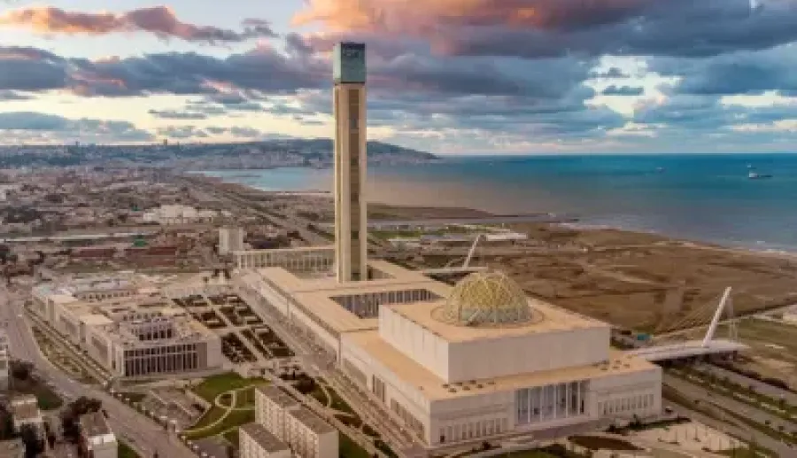 عمادة جامع الجزائر تمدّد فتح الجسر الشرقي لتسهيل تنقل زوّار المعرض الدولي للكتاب