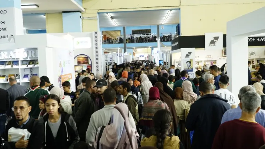 تمديد أيام الطبعات القادمة.. صالون الكتاب يستطقب 5.6 مليون زائر