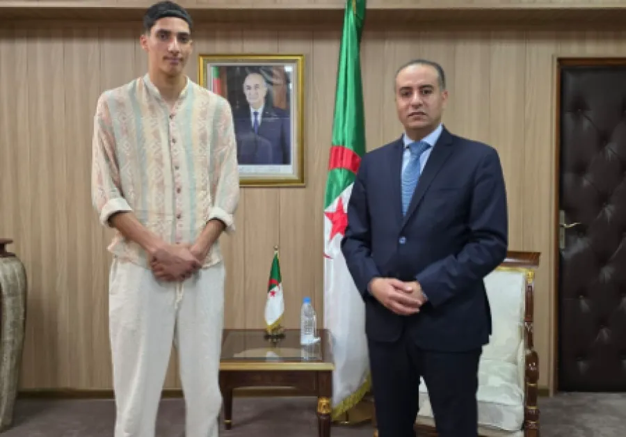 الوزير صادي يُحبط محاولة تجنيس موهبة جزائرية في ألعاب القوى