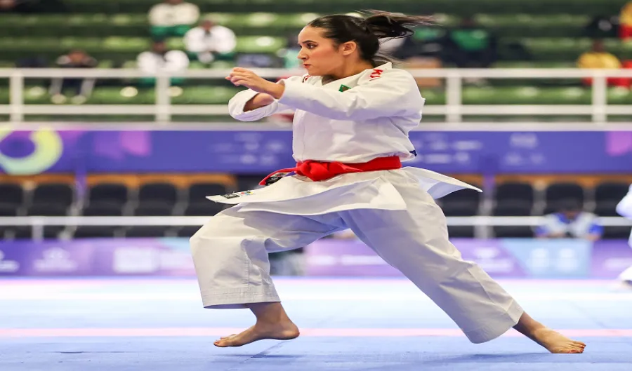 دحلب إيمان تفوز بميدالية برونزية في الكاراتيه 